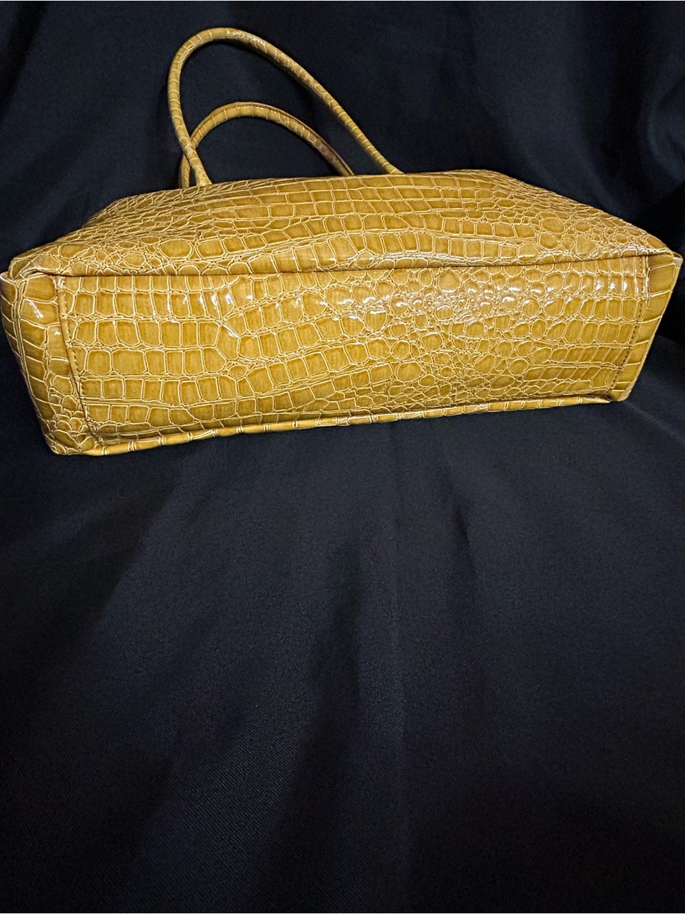 Vecceli Italy Yellow Croc-Embossed Tote Bag - Picture 8 of 11